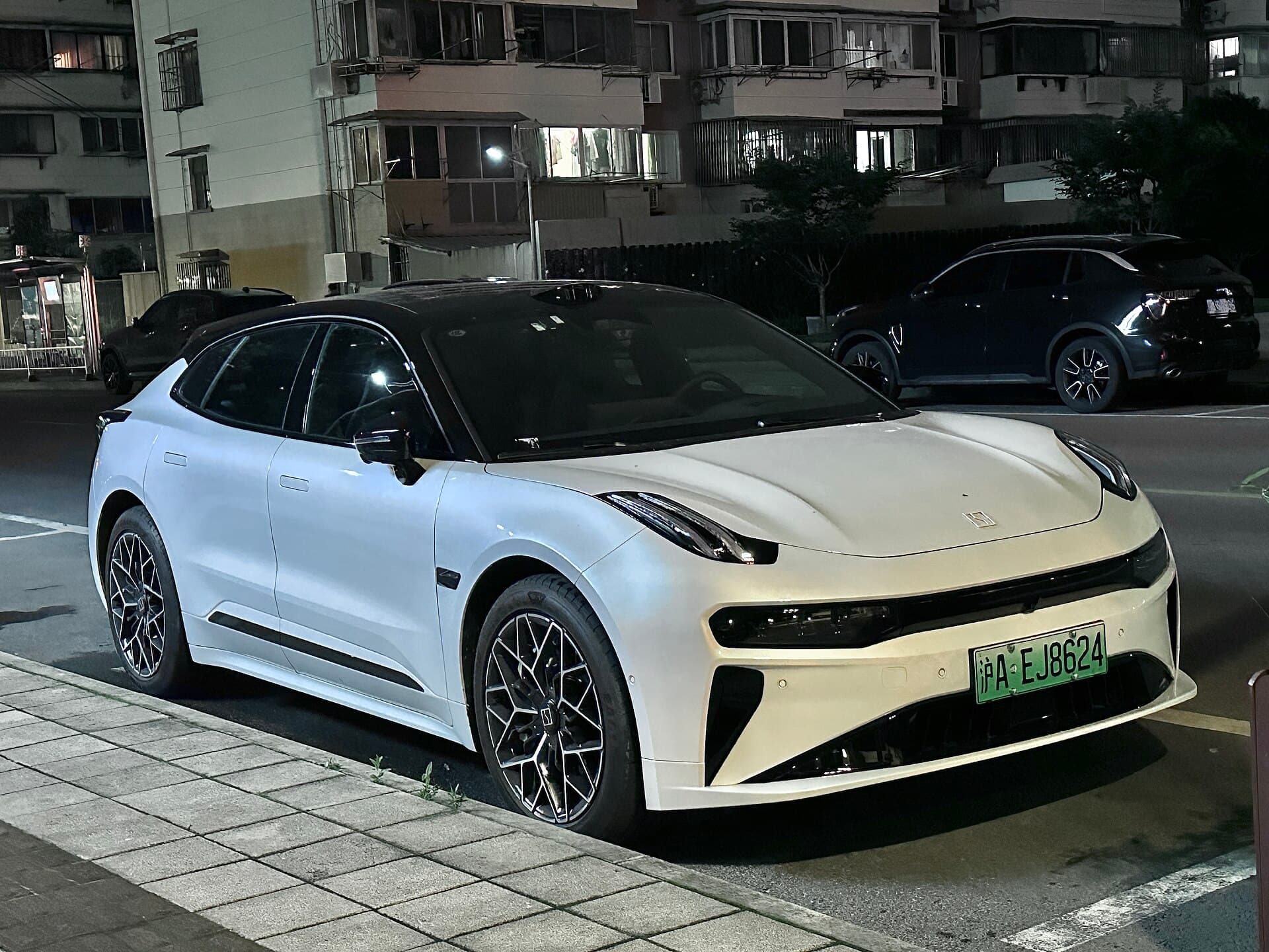 Zeekr 001